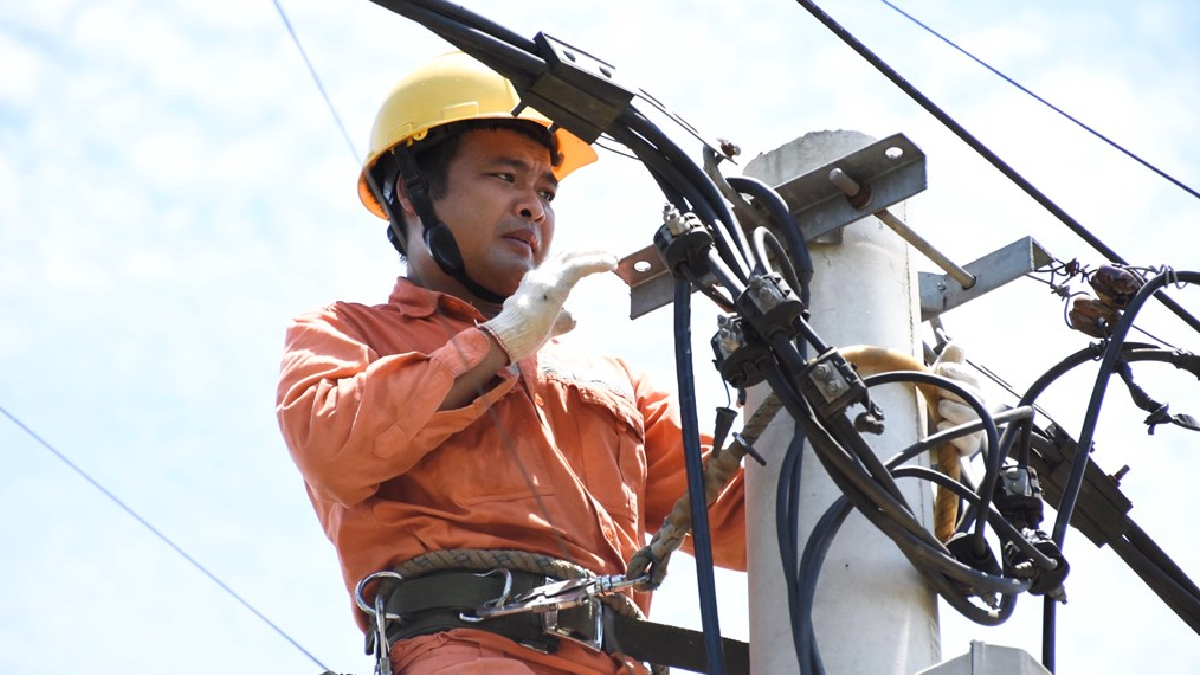 EVN lên tiếng về sự cố mất điện giữa trưa Hà Nội cao điểm nắng nóng