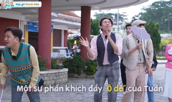 Hậu chia tay Cát Phương, Kiều Minh Tuấn nhảy cẫng hò reo vì một cô gái - Ảnh 1