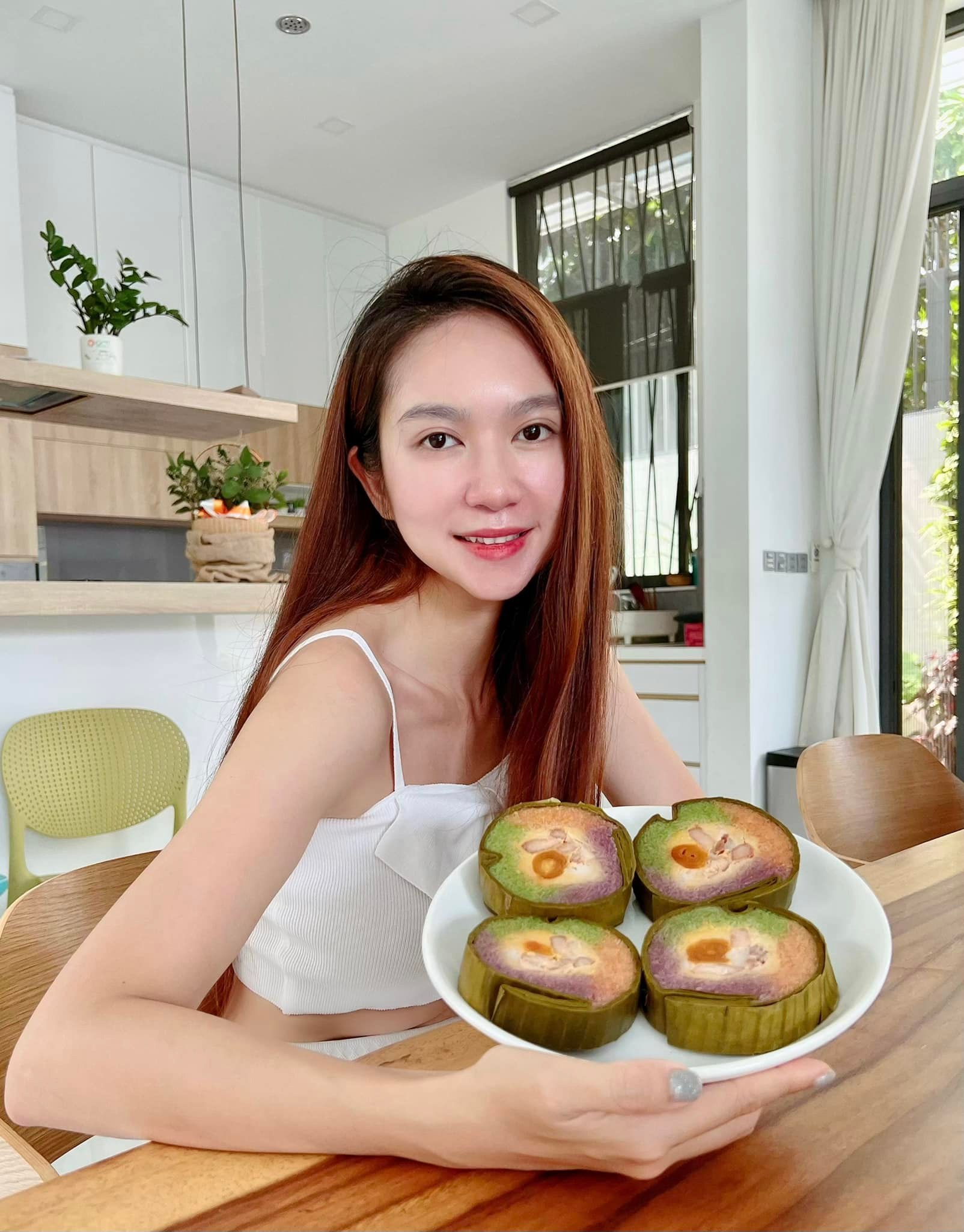 Minh Hà - Lý Hải dự tiệc cưới, nhan sắc 