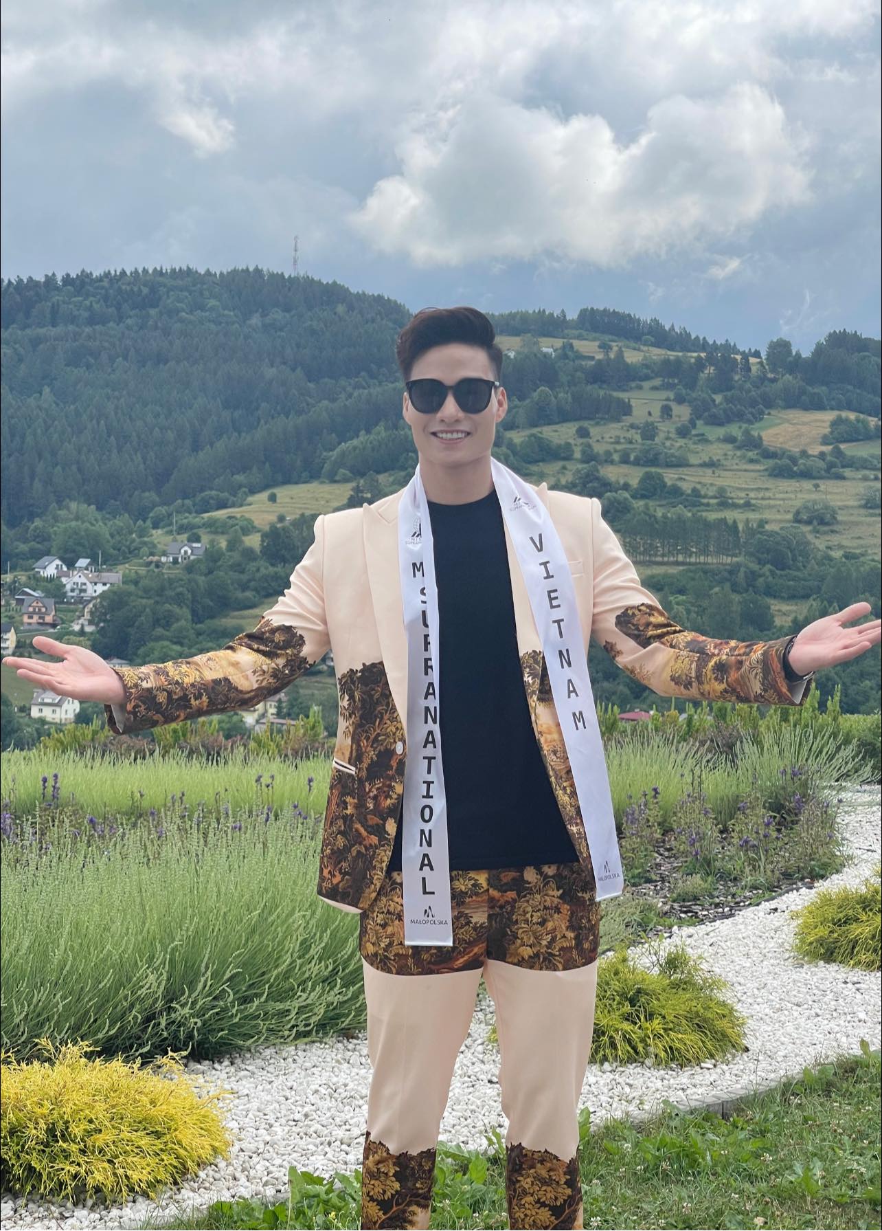 Đại diện Việt Nam - Đạt Kyo được dự đoán giành Á vương 2 tại Mister Supranational 2022 - Ảnh 3