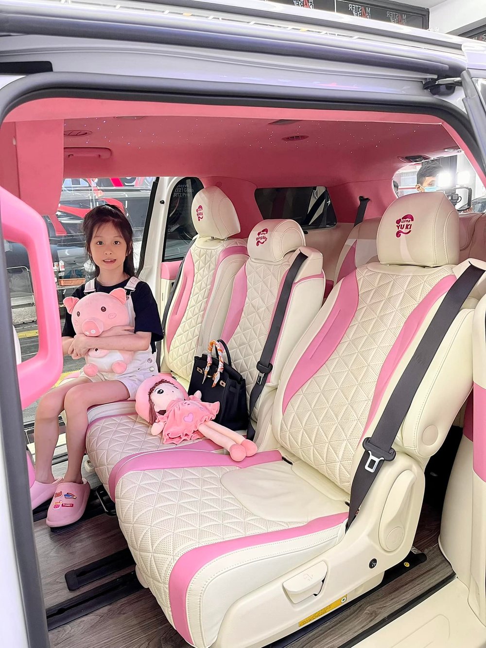  Đoàn Di Băng thanh lý giày của con gái, nhà giá không ai dám mua - Ảnh 6