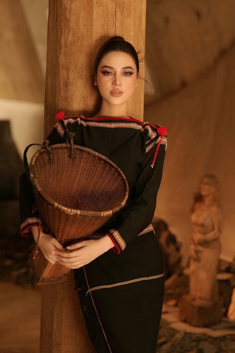 2 mỹ nhân Ê đê nhan sắc “vô thực”, body nóng bỏng khiến fan sắc đẹp si mê - Ảnh 2