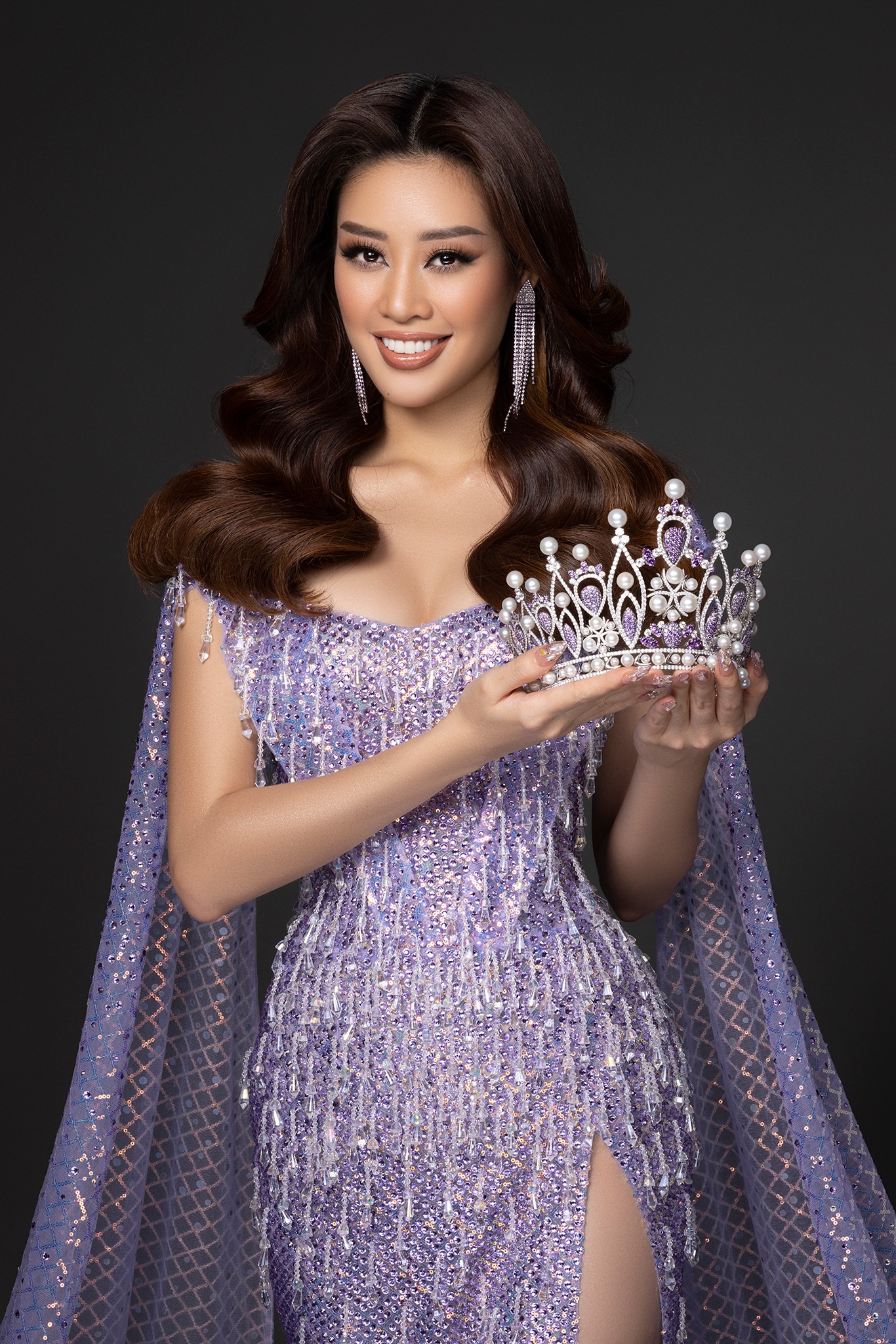 Hoa hậu Khánh Vân chuyển nghề đi hát đám cưới nhưng quên lời - Ảnh 3