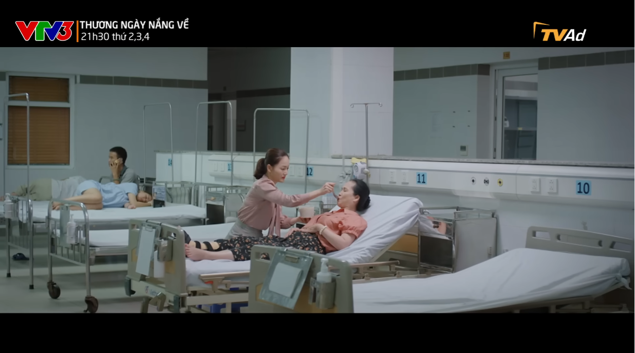 Thương Ngày Nắng Về chặng cuối: Lan Phương phải chăm mẹ chồng cũ bị tai nạn thay Hồng Đăng - Ảnh 4
