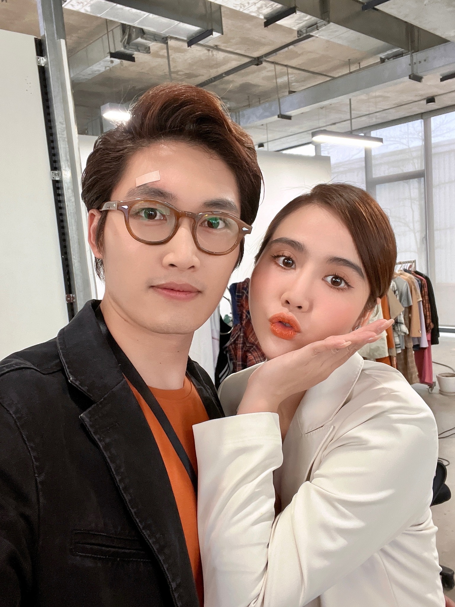 Thương Ngày Nắng Về: Huyền Lizzie và Đình Tú kết hôn, hậu trường ảnh cưới ngọt ngào? - Ảnh 2