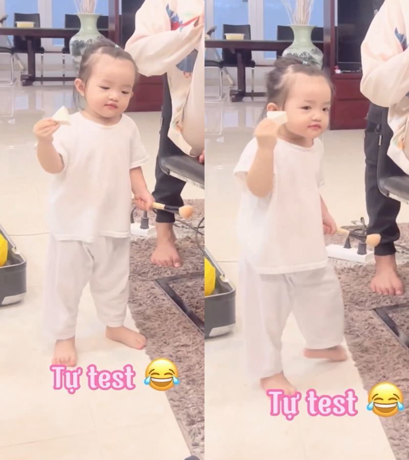 Ái nữ nhà Đông Nhi hơn 2 tuổi đã tập trang điểm cho mẹ - Ảnh 1