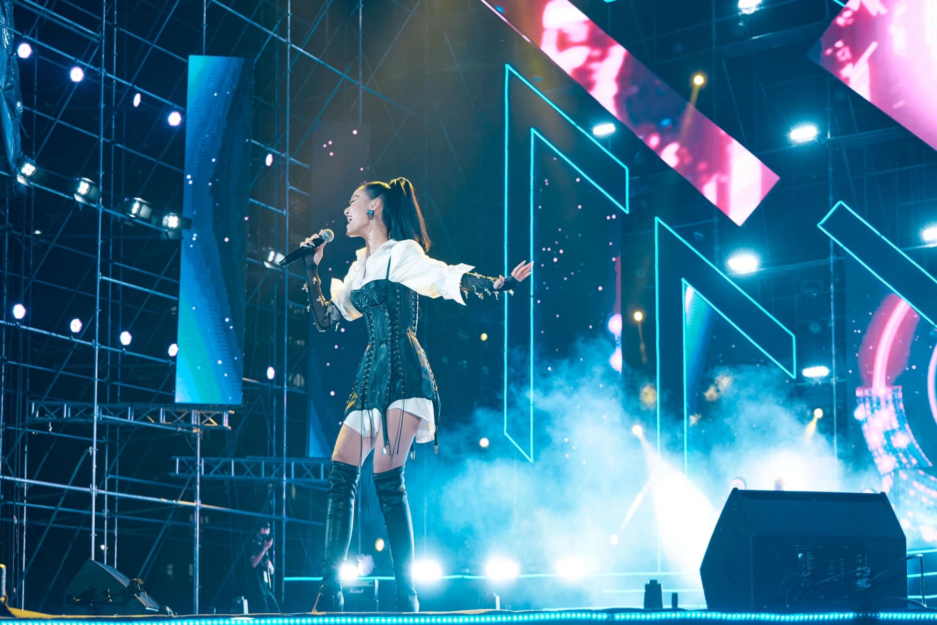 Á hậu Kiều Loan: “Đầu tư vào phẫu thuật thẩm mỹ là một sự đầu tư thông minh