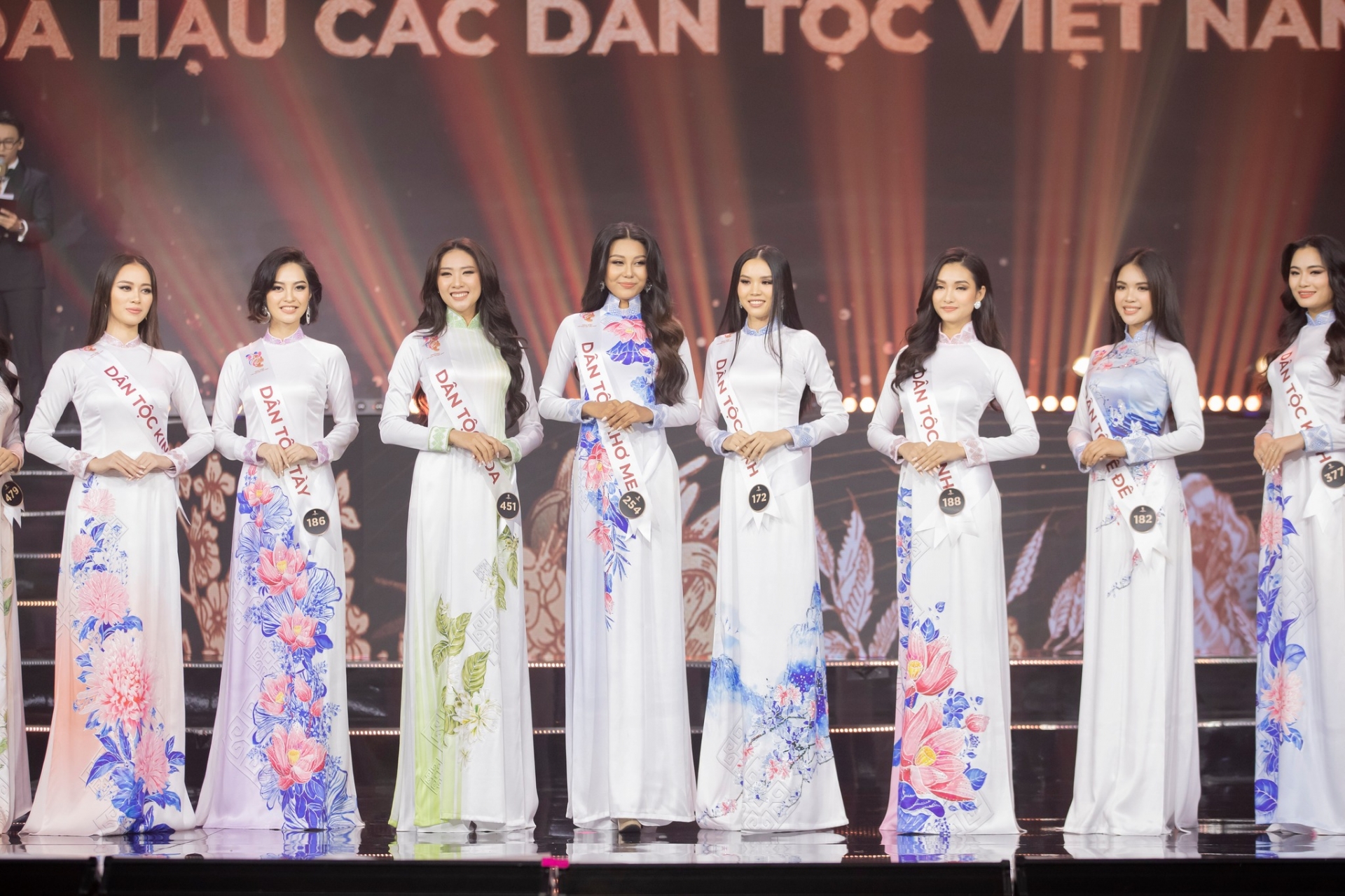 Khoảnh khắc Tân Hoa hậu Thuý Hằng không cảm xúc khi đăng quang, biết trước kết quả?  - Ảnh 1