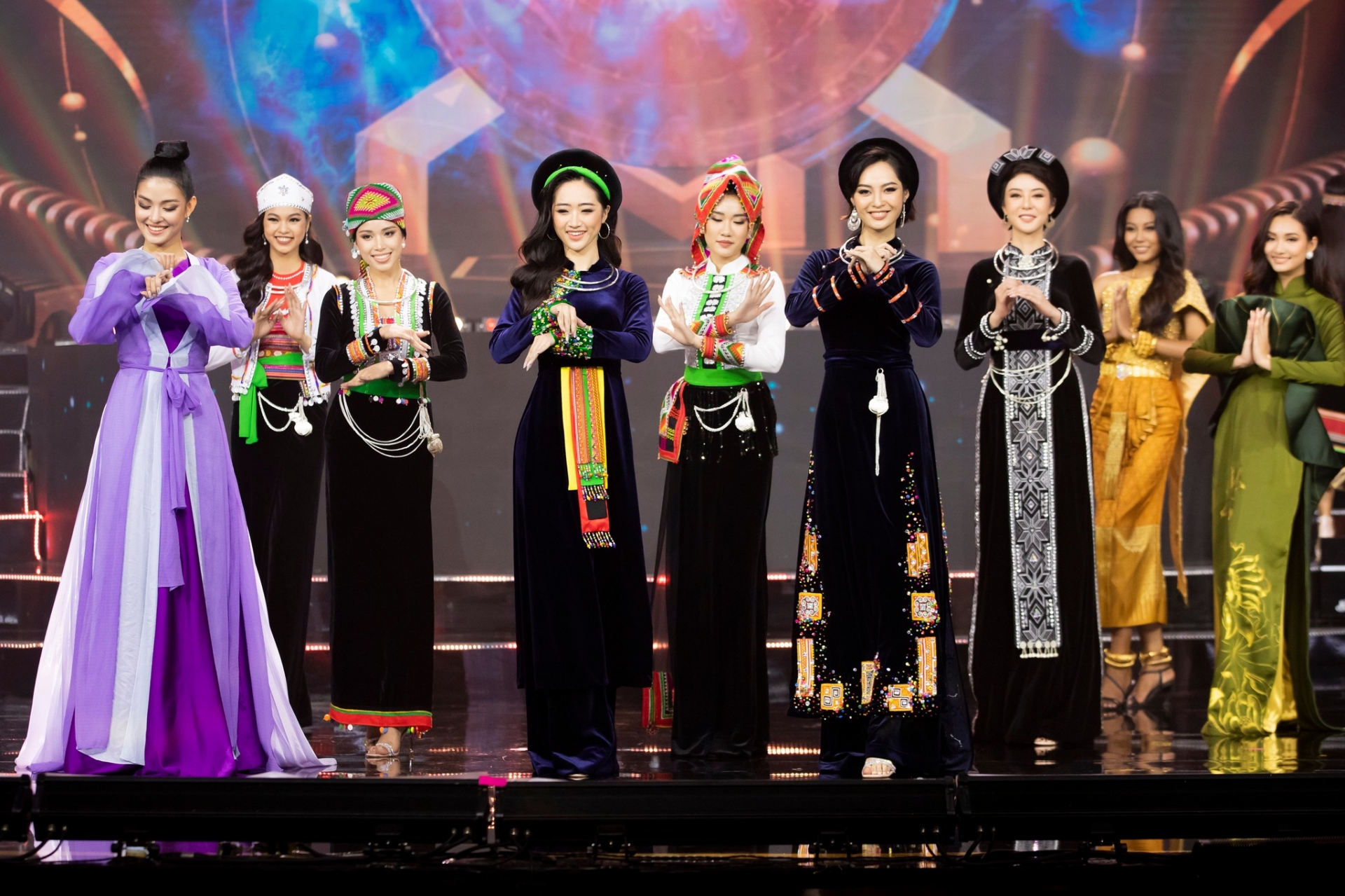 Khoảnh khắc Tân Hoa hậu Thuý Hằng không cảm xúc khi đăng quang, biết trước kết quả?  - Ảnh 2