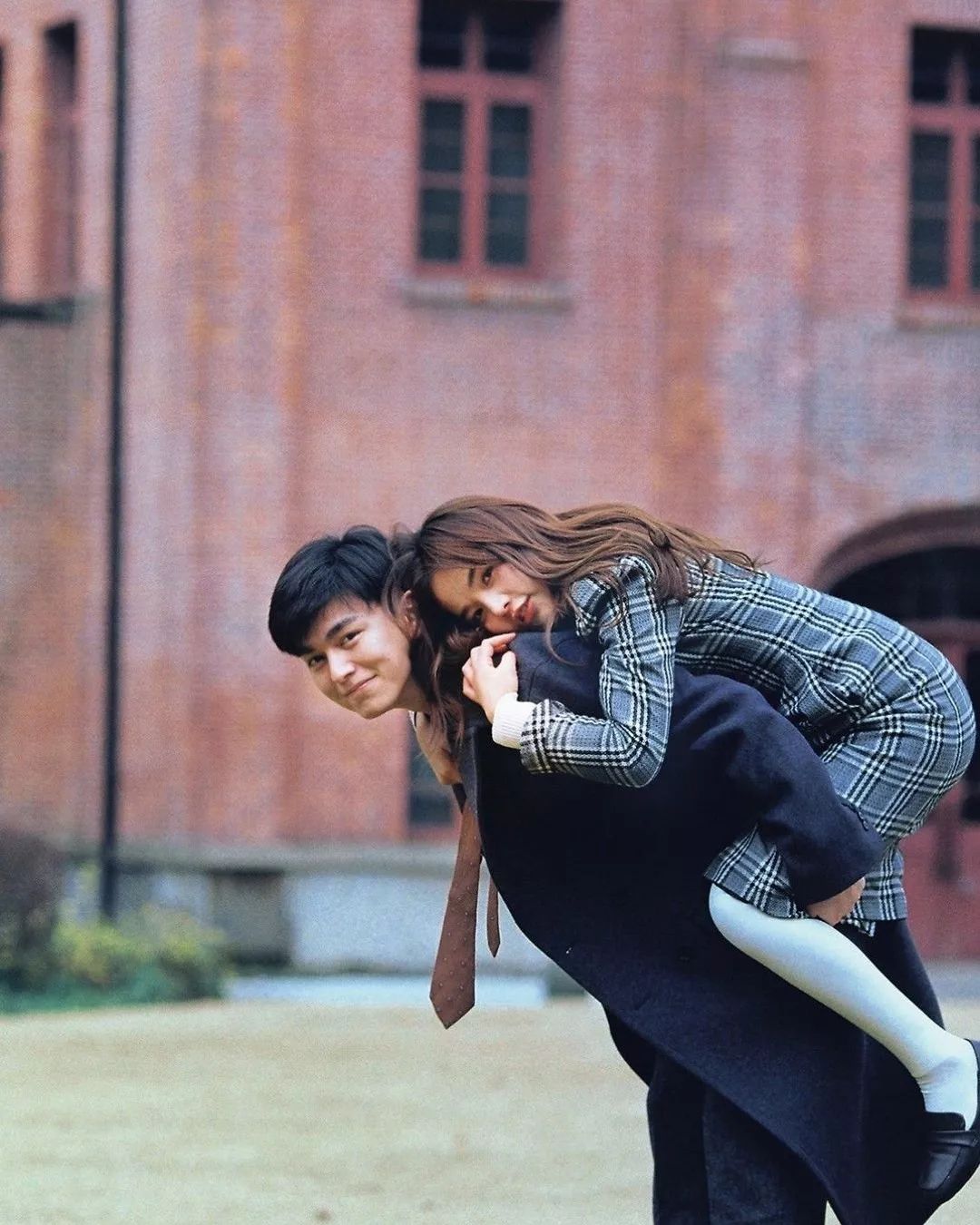 1001 cách tạo dáng chụp ảnh đẹp dành cho hội mê sống ảo - Ảnh 3