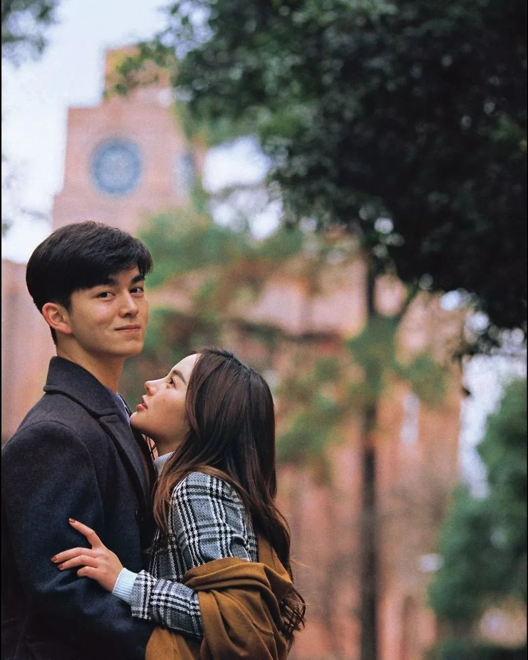 1001 cách tạo dáng chụp ảnh đẹp dành cho hội mê sống ảo - Ảnh 5