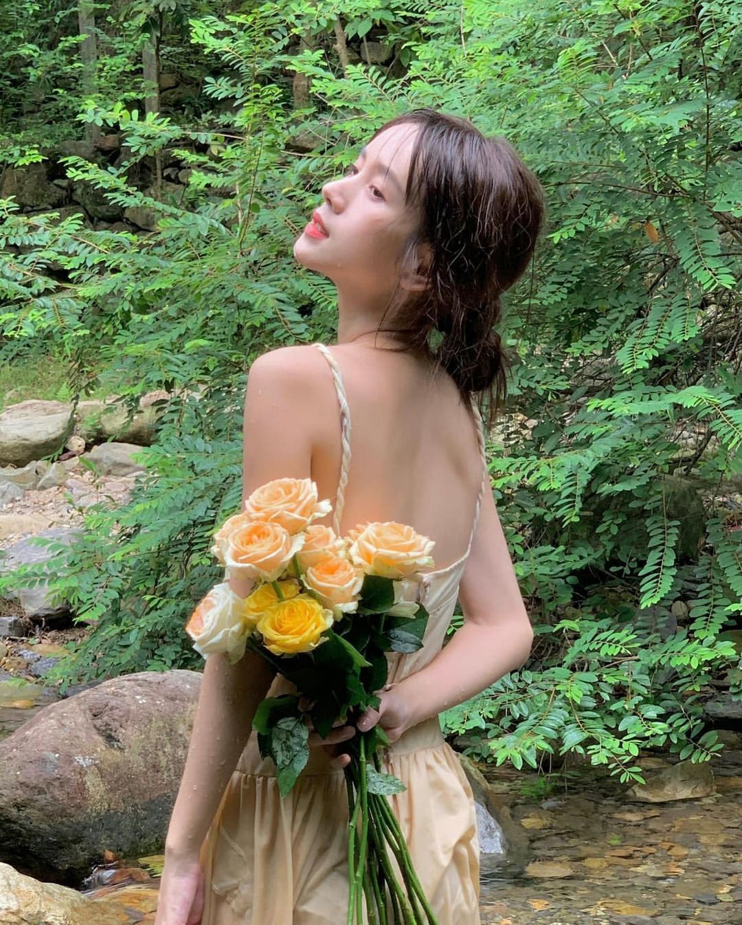 1001 cách tạo dáng chụp ảnh đẹp dành cho hội mê sống ảo - Ảnh 4