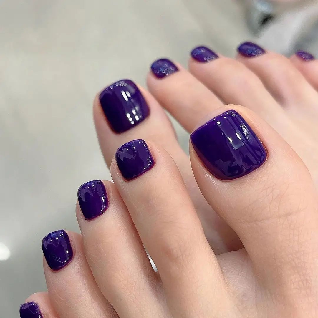 Những mẫu móng chân đẹp nhẹ nhàng 2022 dành cho hội chị em đam mê nails - Ảnh 1