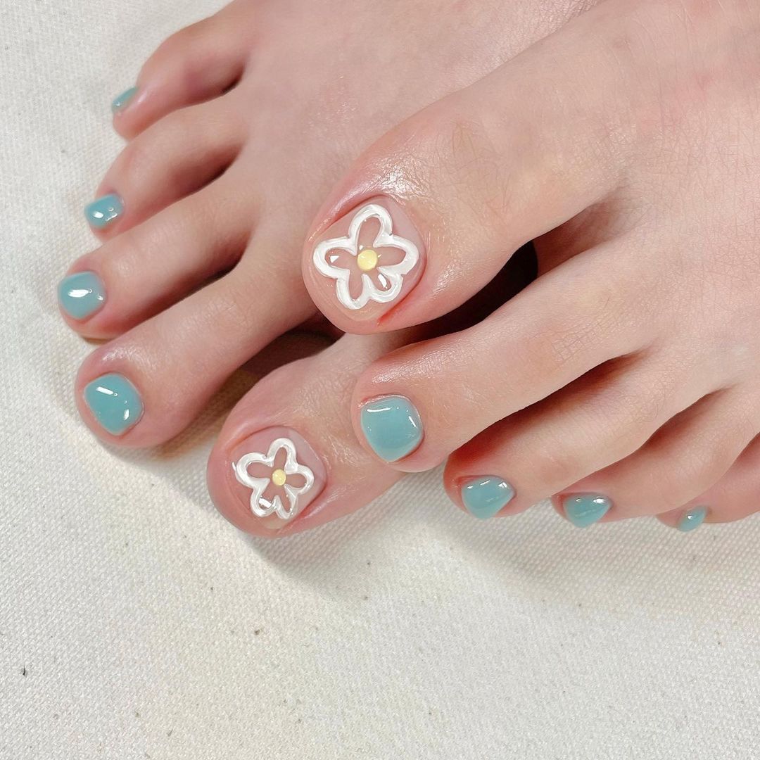 Những mẫu móng chân đẹp nhẹ nhàng 2022 dành cho hội chị em đam mê nails - Ảnh 10