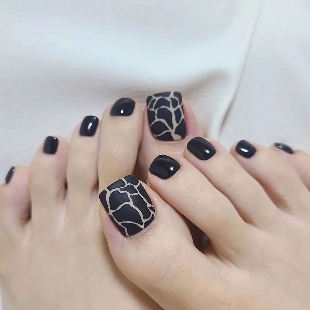 Những mẫu móng chân đẹp nhẹ nhàng 2022 dành cho hội chị em đam mê nails - Ảnh 3