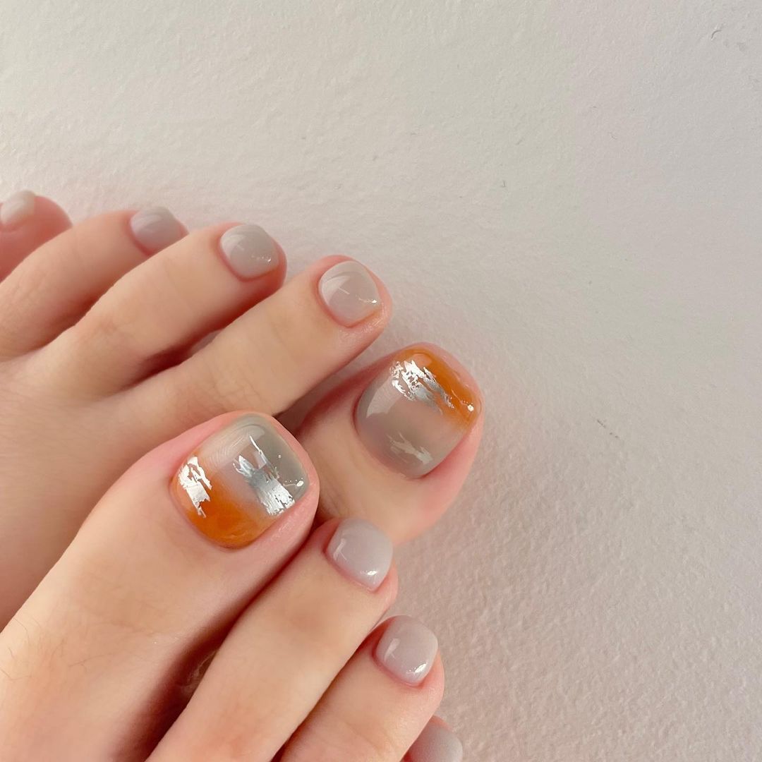 Những mẫu móng chân đẹp nhẹ nhàng 2022 dành cho hội chị em đam mê nails - Ảnh 32