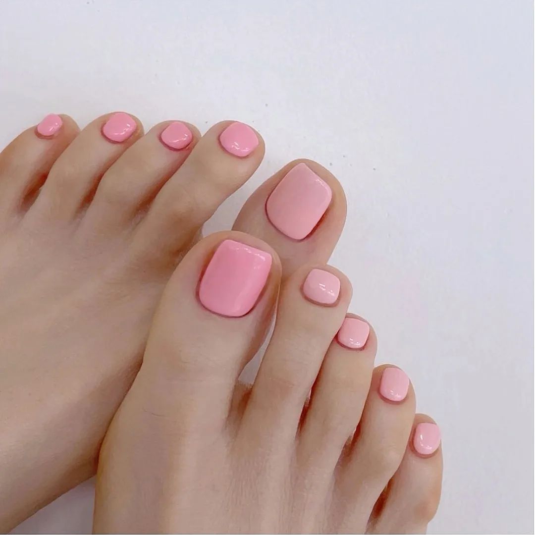 Những mẫu móng chân đẹp nhẹ nhàng 2022 dành cho hội chị em đam mê nails - Ảnh 9