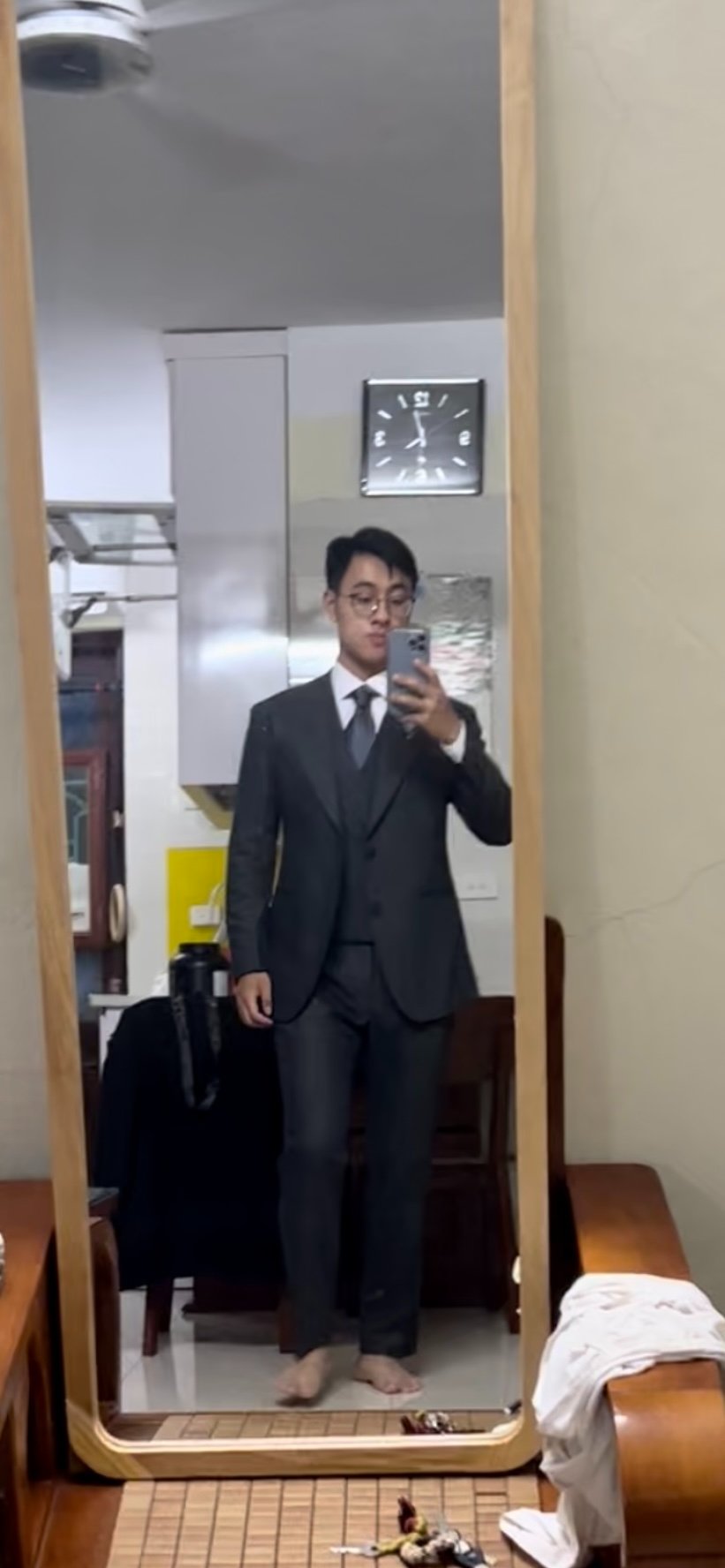 Nam vương ĐH Ngoại Thương 2022 từng là “mọt sách bụng béo mặt mụn