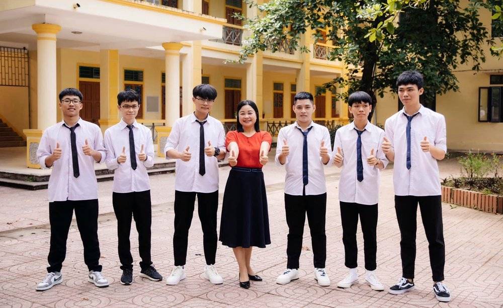 Lớp học trường làng có 50 học sinh đạt  9,17 điểm trung bình môn Văn tốt nghiệp - Ảnh 3