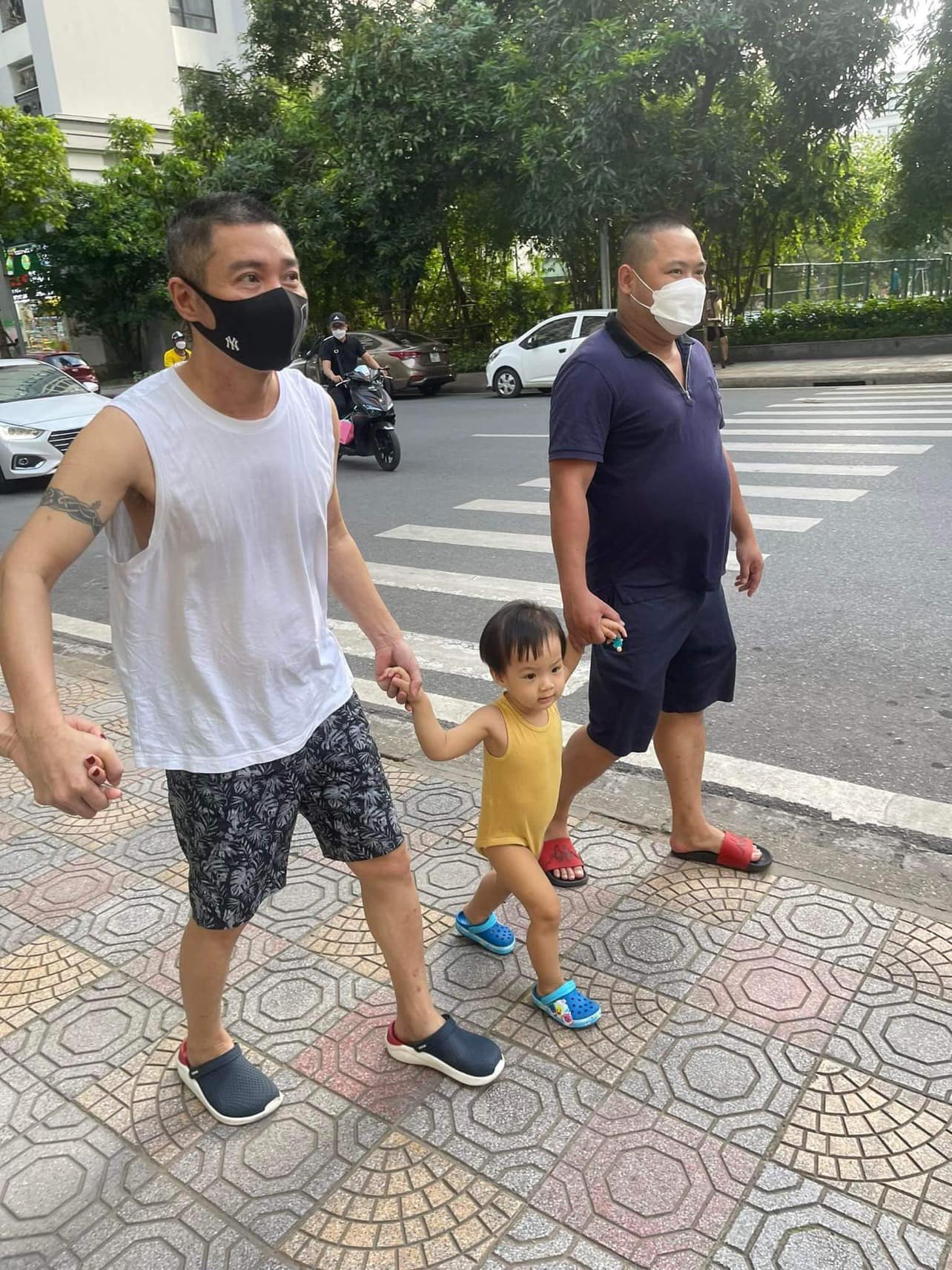 Công Lý xuất hiện với đôi má ửng hồng nhưng tâm hồn thì “mong manh dễ vỡ” - Ảnh 2