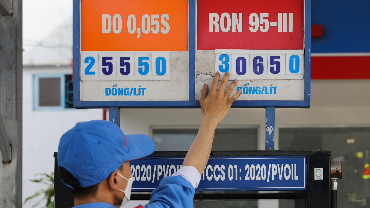 Giá xăng kỳ điều chỉnh ngày mai 1/8 có thể giảm về 24.000 đồng/lít 