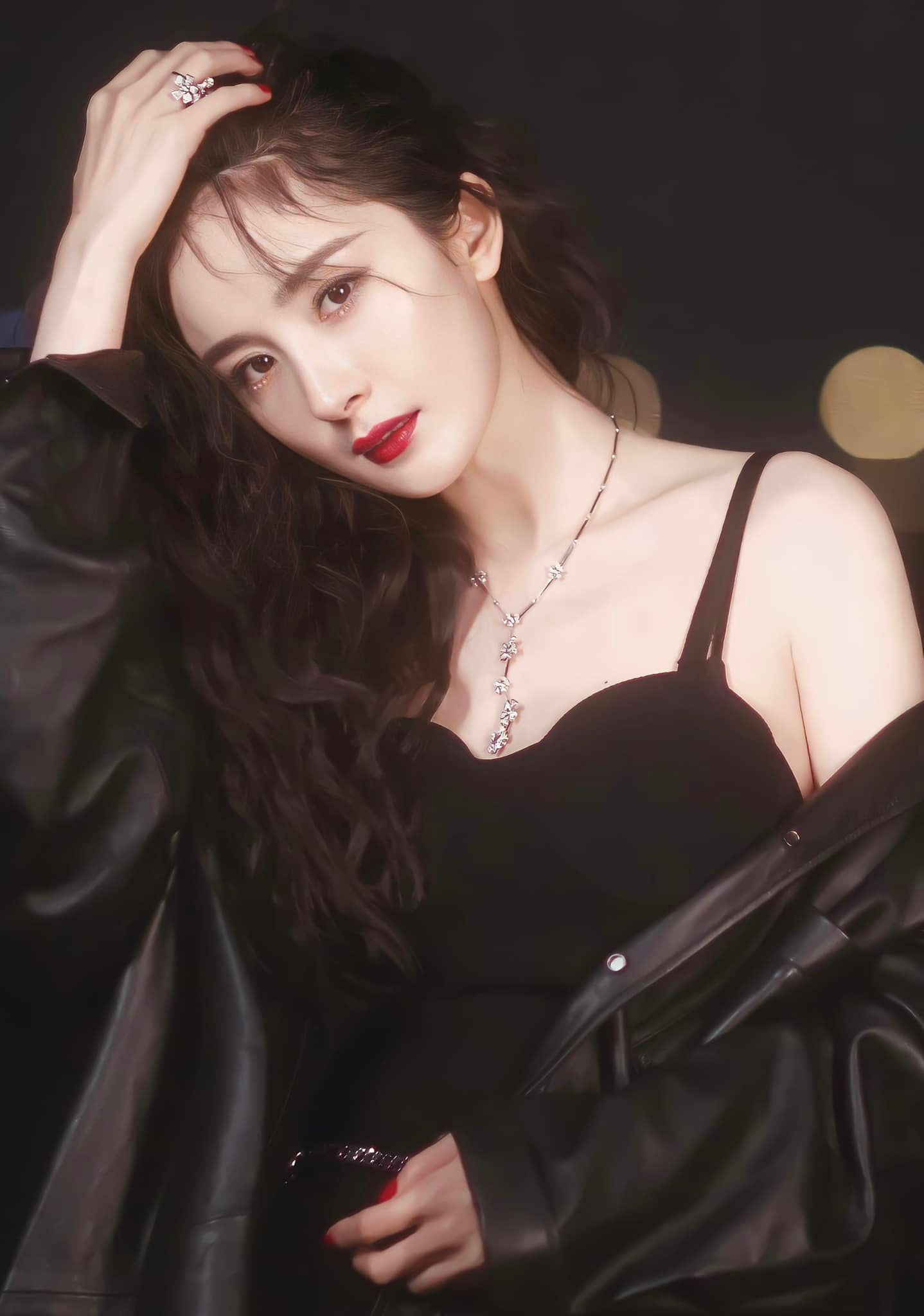 Dương Mịch đòi bồi thường 17 tỷ đồng sau sự cố rách khóe mắt - Ảnh 1