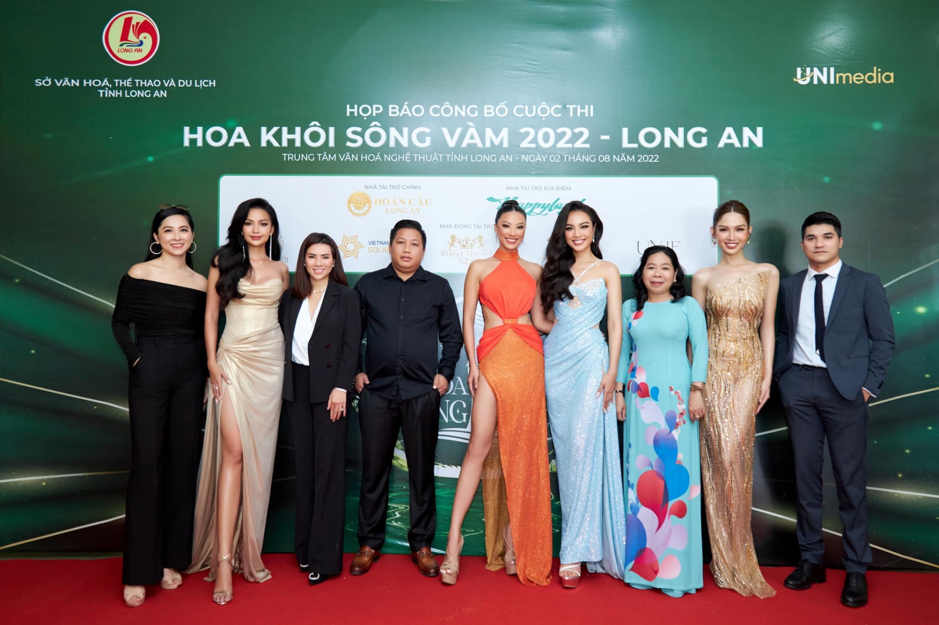 Kim Duyên ngồi ghế giám khảo cuộc thi “Hoa Khôi Sông Vàm 2022”, khẳng định đủ năng lực - Ảnh 1