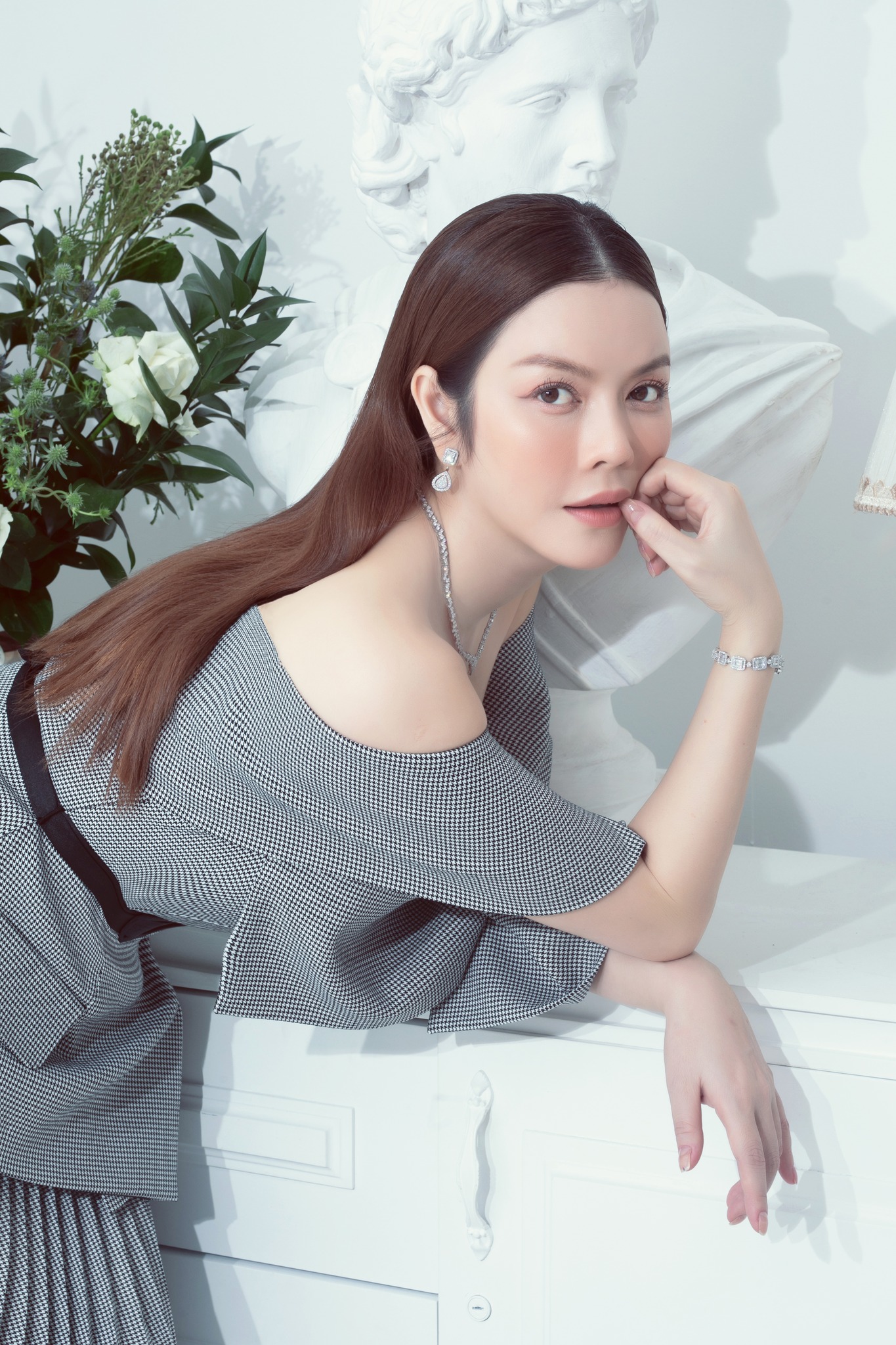 Lý Nhã Kỳ ám ảnh không gian hẹp nên mua nhà to tới mức tìm không thấy người - Ảnh 1