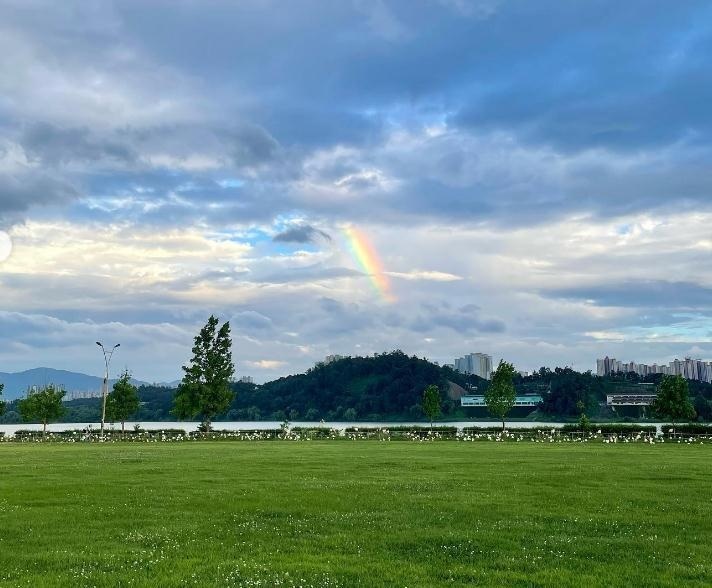 Fan đoán Son Ye Jin mang thai đôi dựa vào 2 bức ảnh ẩn ý - Ảnh 3