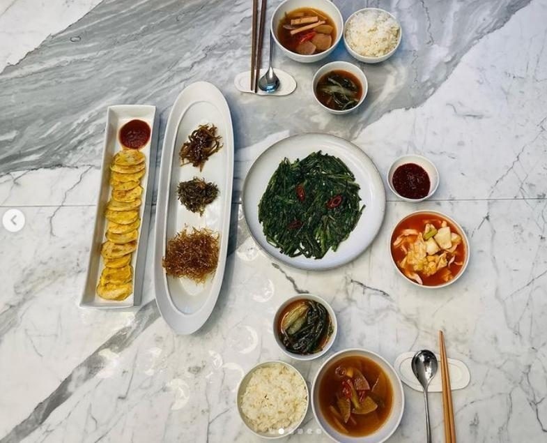 Fan đoán Son Ye Jin mang thai đôi dựa vào 2 bức ảnh ẩn ý - Ảnh 5