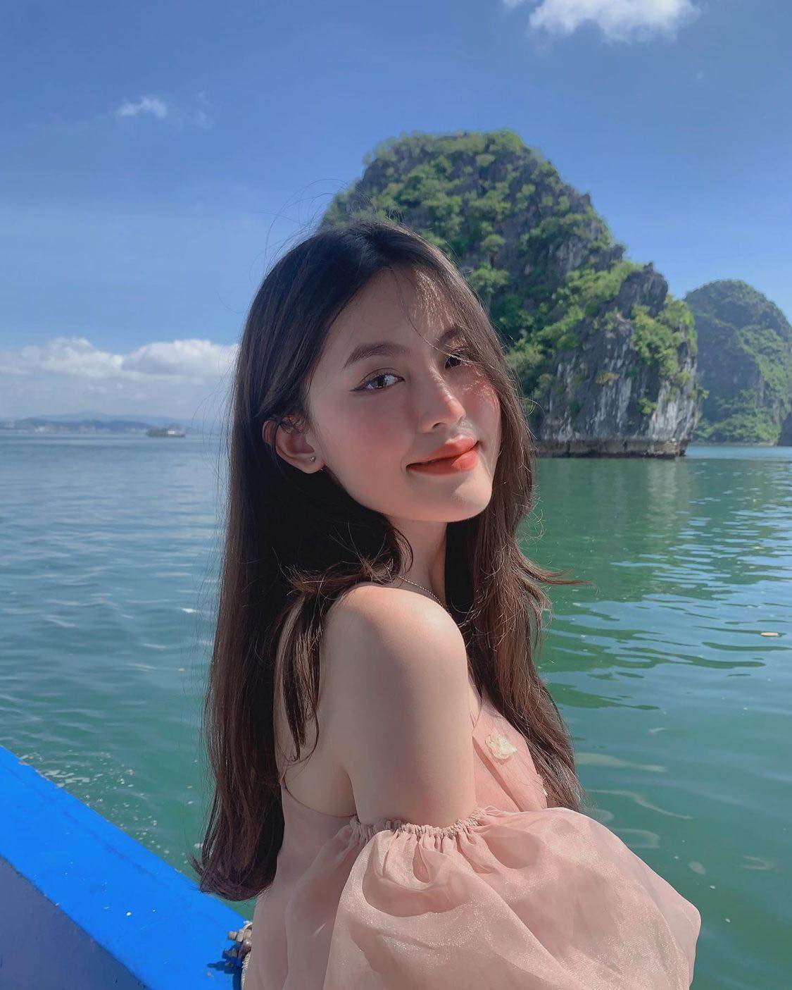 Lý Nhã Kỳ có duyên với “Hiếu”: Tin đồn yêu Hồ Quang Hiếu rồi lại HIEUTHUHAI  - Ảnh 1