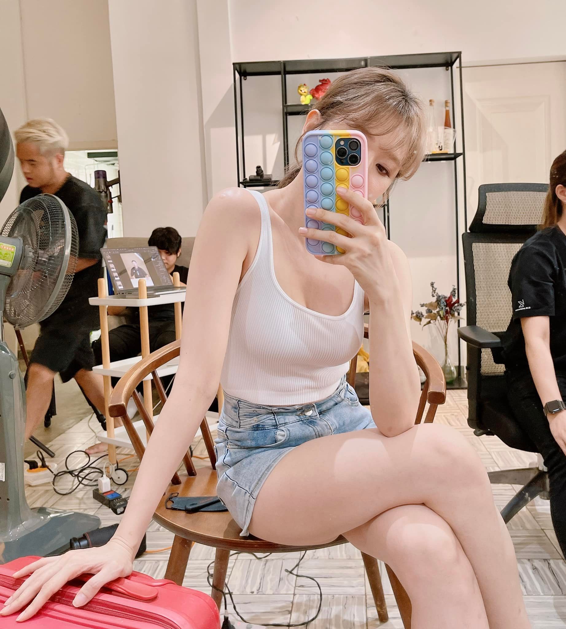 Hari Won sau 13 ngày bị liệt cơ mặt: “Mọi thứ đang dần ổn”  - Ảnh 3