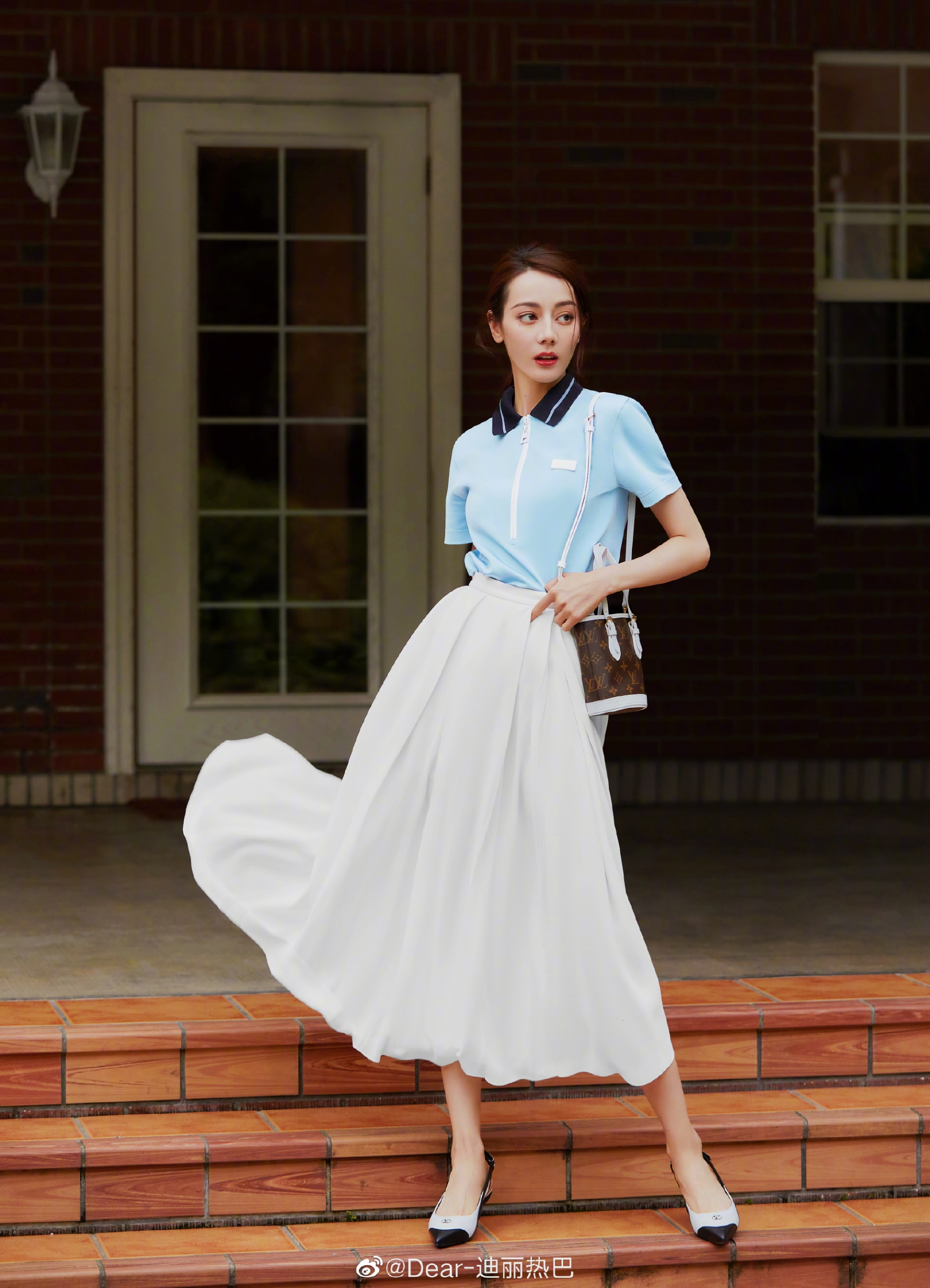 Địch Lệ Nhiệt Ba thắng kiện antifan nhưng chỉ được bồi thường 80 triệu- Ảnh 1