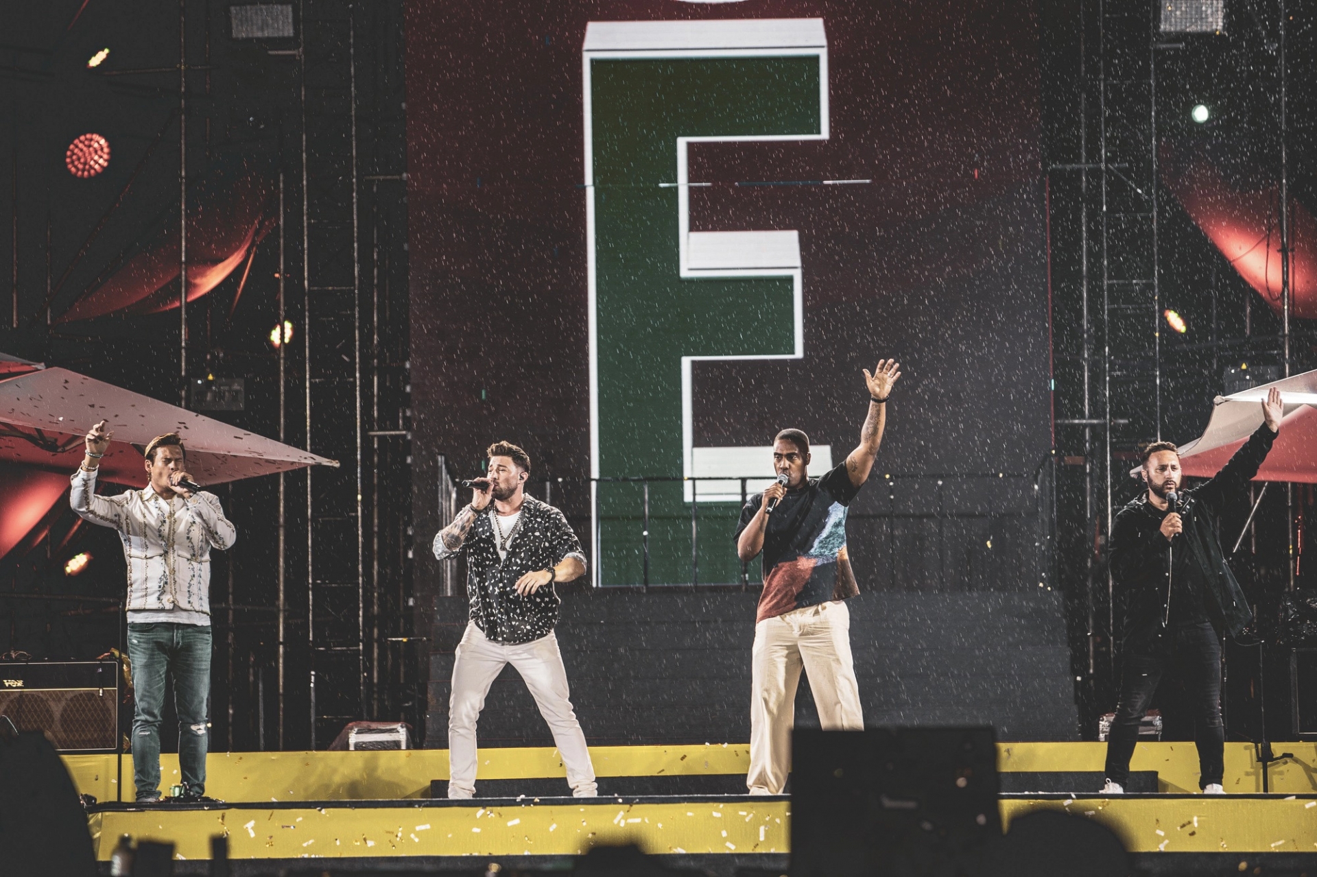 Sơn Tùng M-TP được nhóm nhạc huyền thoại nước Anh ngỏ ý hợp tác- Ảnh 3