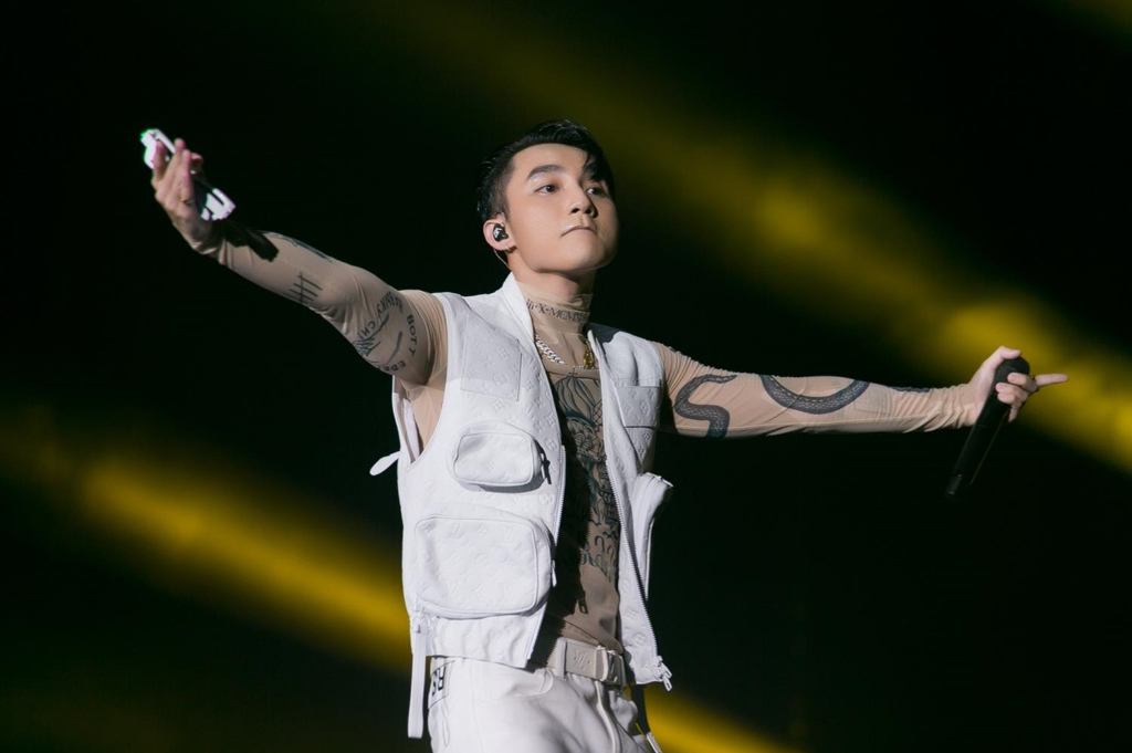 Sơn Tùng M-TP được nhóm nhạc huyền thoại nước Anh ngỏ ý hợp tác- Ảnh 1