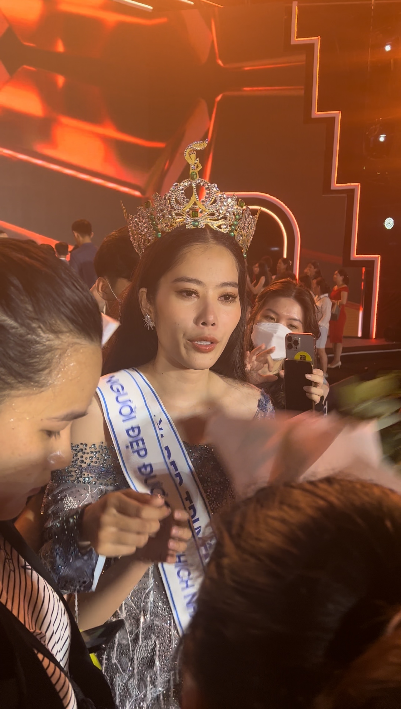 Nam Em dừng chân ở Top 10 nhưng vẫn được đội vương miện Hoa hậu? - Ảnh 1