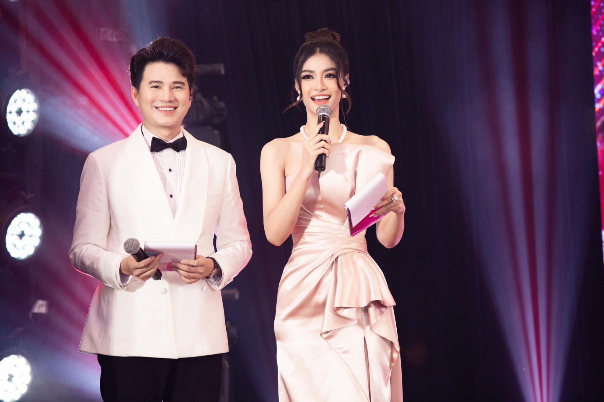 Á hậu Kiều Loan làm hỏng vương miện Tiara, gãy đôi và xuống cấp nghiêm trọng- Ảnh 6