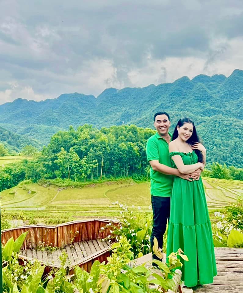 Chiếc ôm ngọt ngào của Quyền Linh và vợ bị Lọ Lem và Hạt Dẻ lấn át vì quá xinh- Ảnh 5