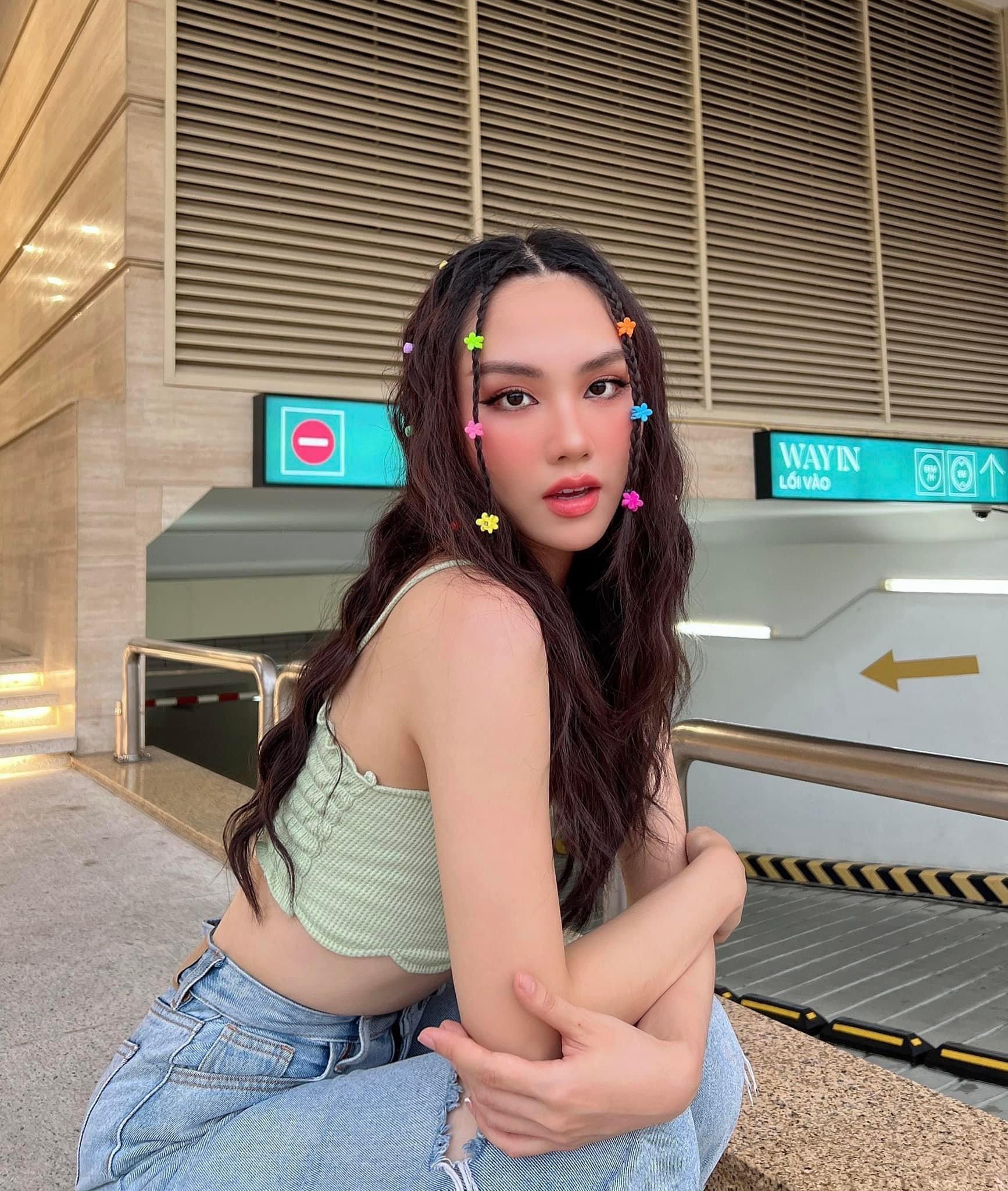 Không hẹn mà gặp, Hoa hậu Mai Phương và Á hậu Phương Nhi cùng hóa nàng lolita- Ảnh 1