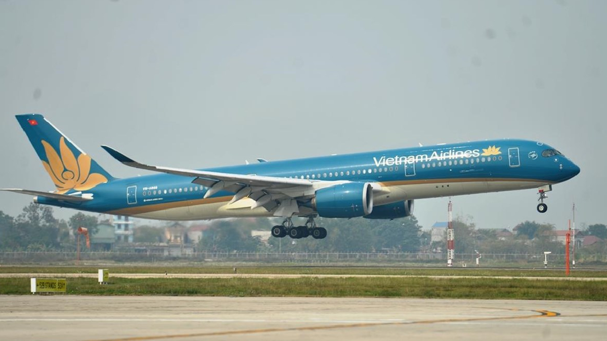 Dịp nghỉ lễ Quốc Khánh 2/9, vé máy bay, tàu hỏa đắt lên cả triệu đồng