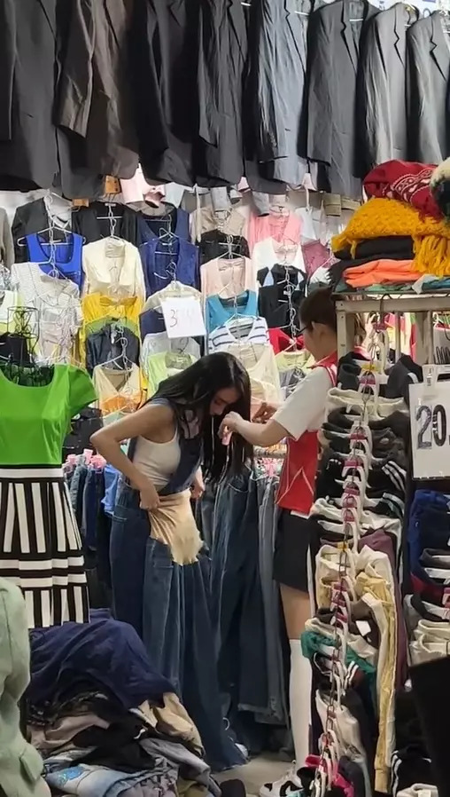 Nhã Phương cùng Thúy Ngân mua đồ bầu trên Đà Lạt, netizen nghi mang thai- Ảnh 3