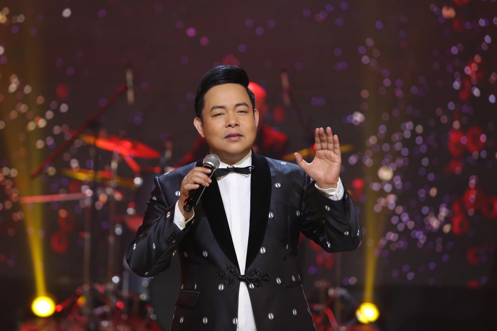 Mức cát-xê đắt đỏ của Quang Lê, nửa tỷ đồng cho một show đám cưới- Ảnh 3