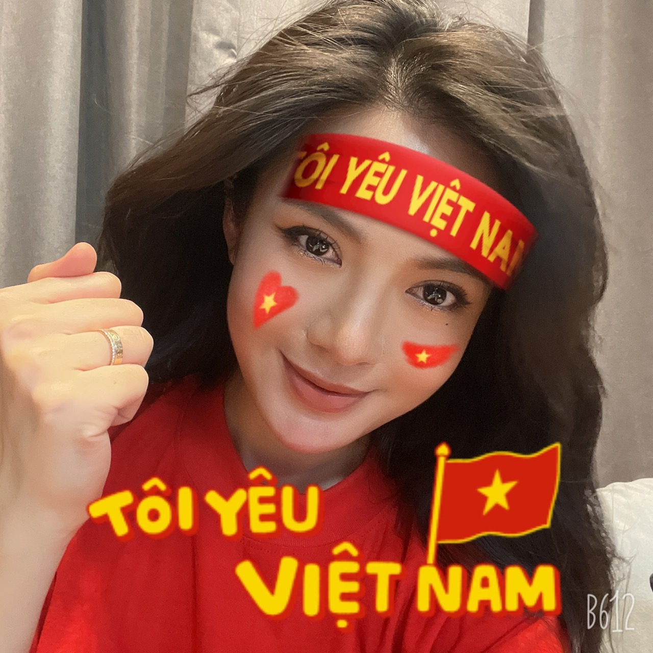 Hotgirl trên SVĐ Vinh là thạc sĩ, từng là bình luận viên trận đấu của Manchester United- Ảnh 3