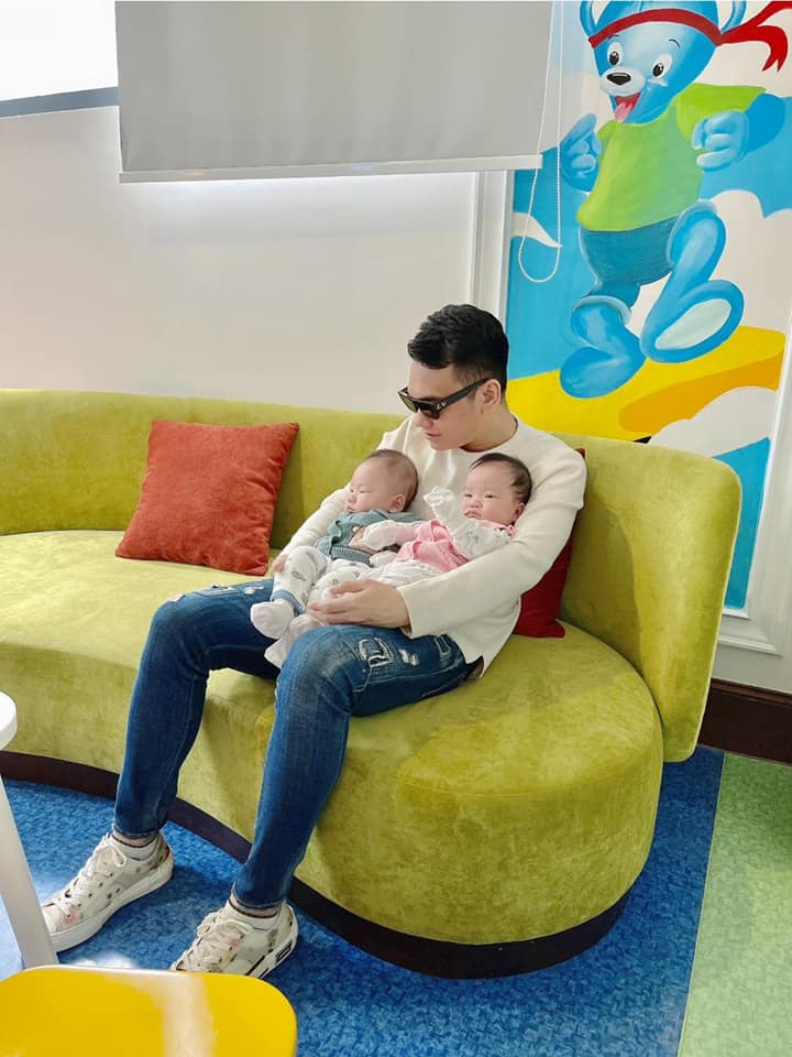 Khắc Việt là ai? Nam ca sĩ, nhạc sĩ tài năng của Vpop có hôn nhân viên mãn với vợ DJ- Ảnh 4