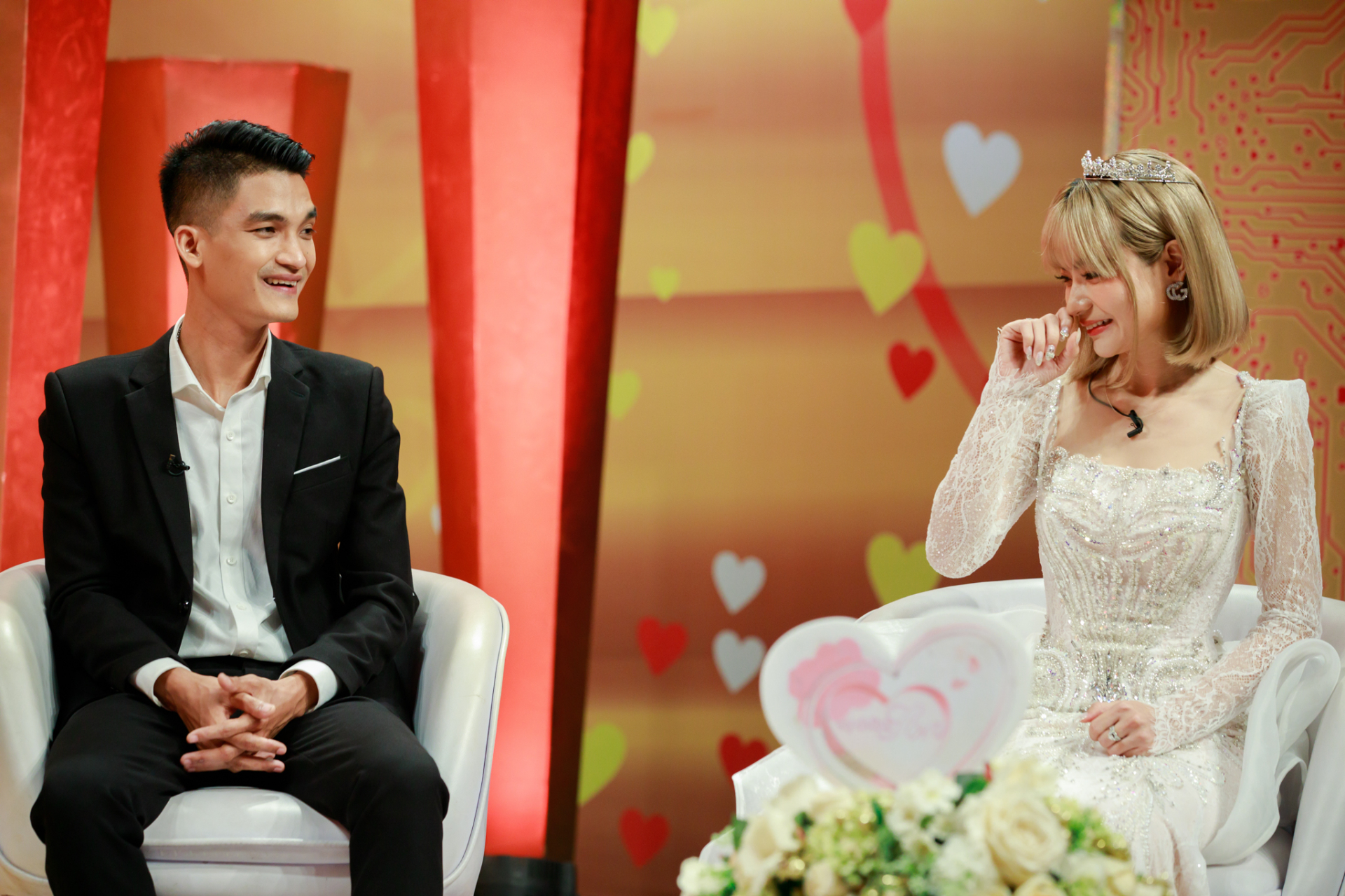 Bà xã Mạc Văn Khoa chê chồng giả gái xấu nhưng vẫn sa vào lưới tình- Ảnh 4