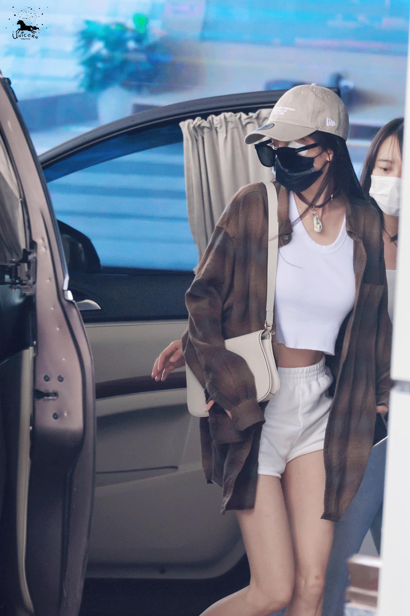 Dương Mịch trở lại nơi gặp tai nạn rách khóe mắt, vết thương như có như không- Ảnh 1