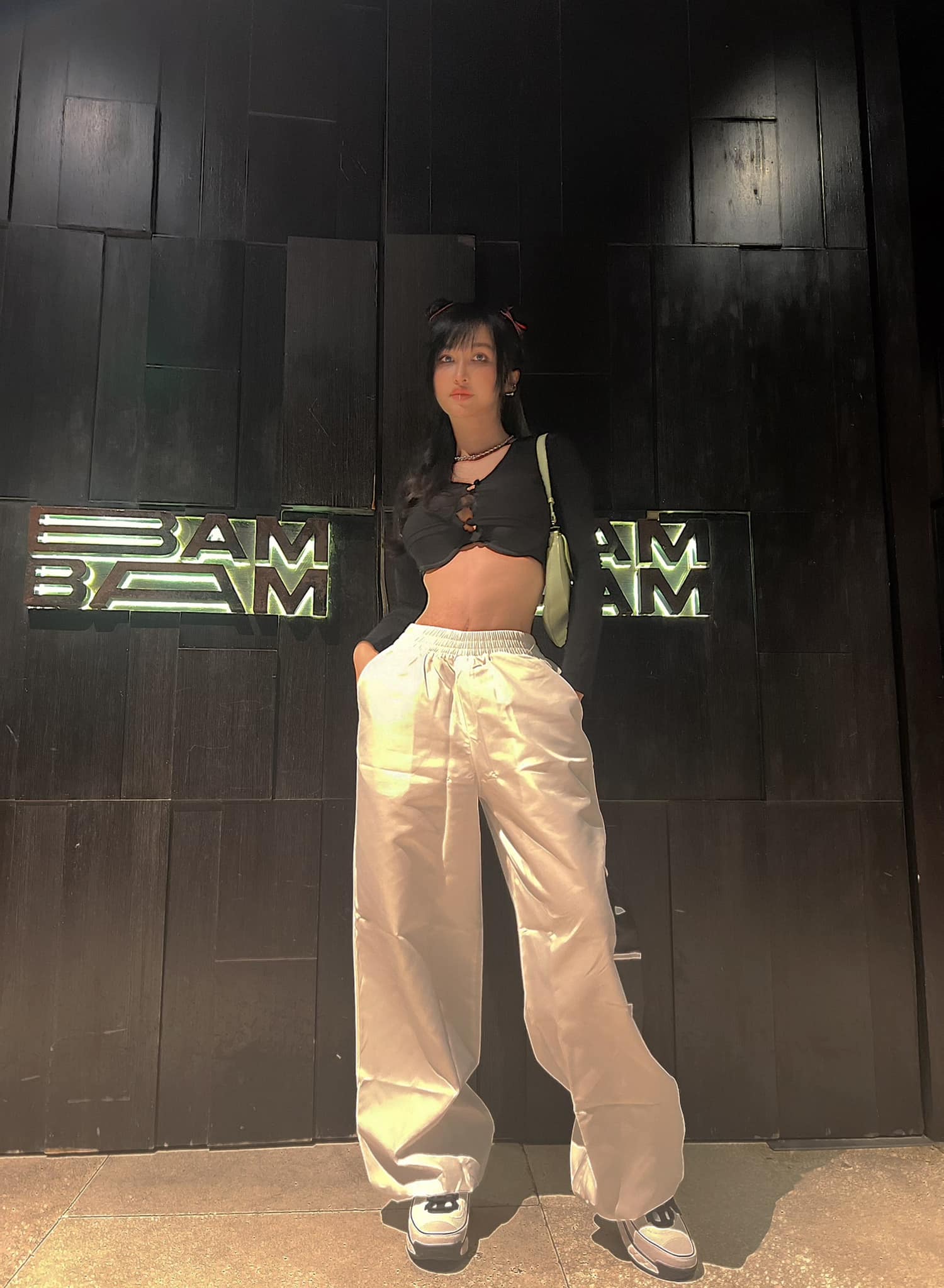 Vợ 2 Minh Nhựa ham sống ảo, bóp méo vạn vật để có thân hình đồng hồ cát- Ảnh 2