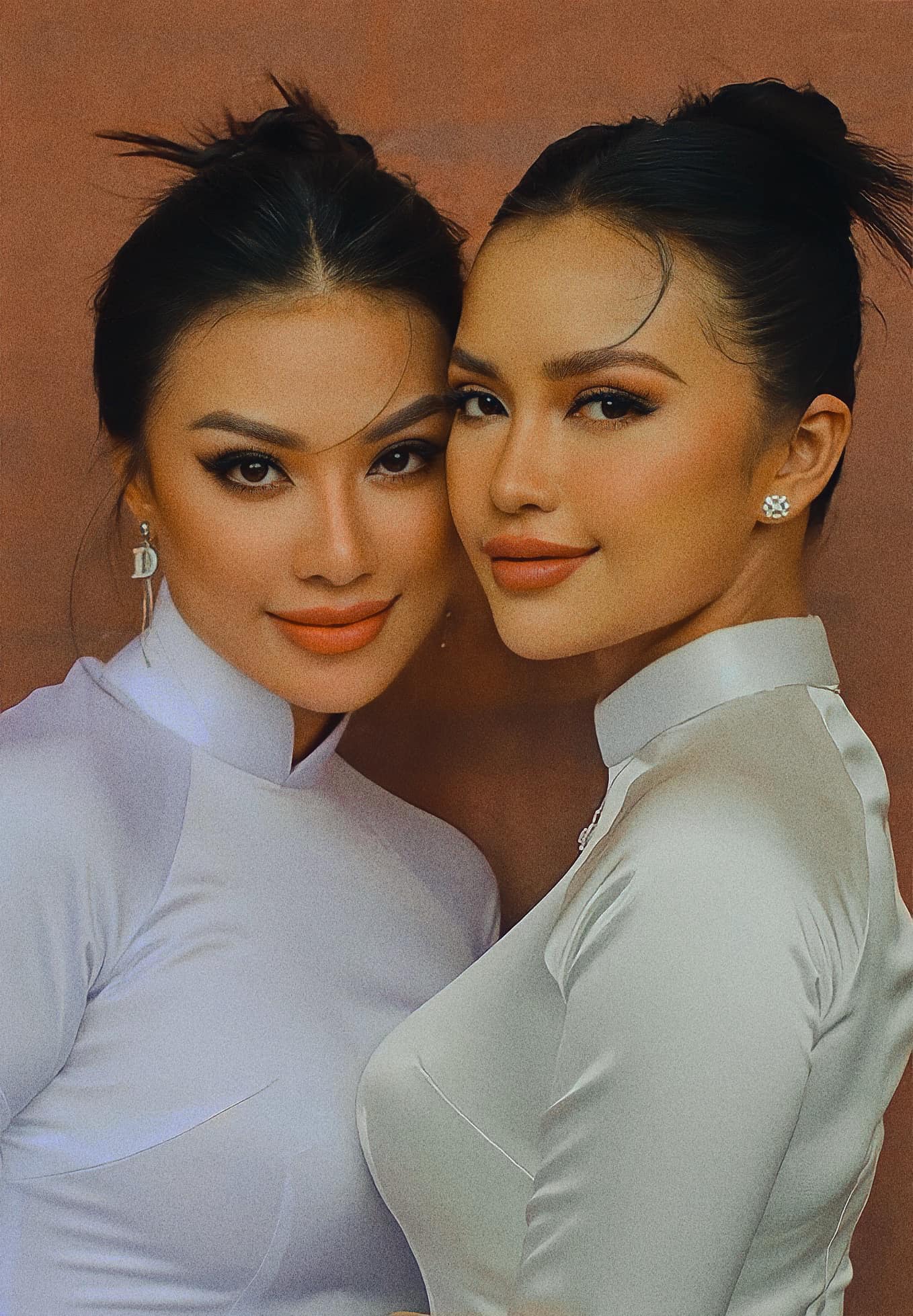 Kim Duyên - Ngọc Châu mặc áo dài nhưng bị chê vì 1 chi tiết khó chấp nhận- Ảnh 4