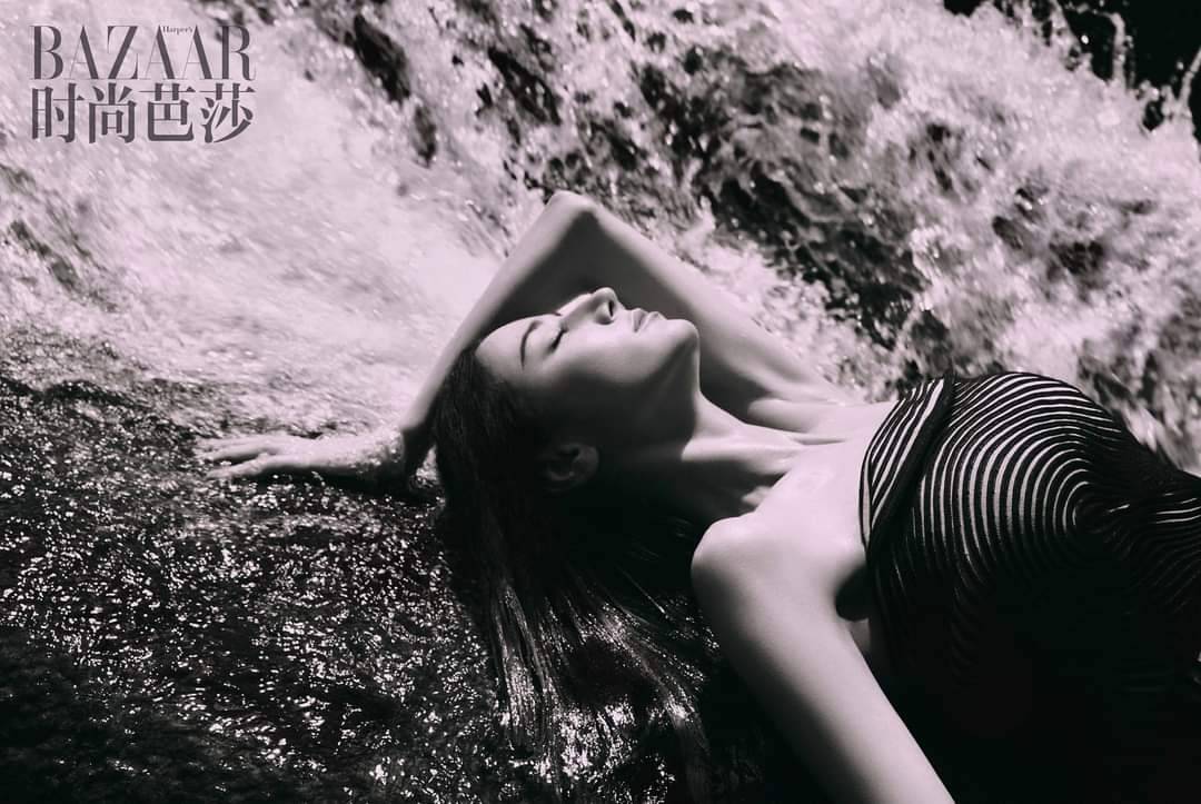 Địch Lệ Nhiệt Ba mang nguyên mặt mộc lên bìa tạp chí, nhiếp ảnh gia cảm thán - Ảnh 2