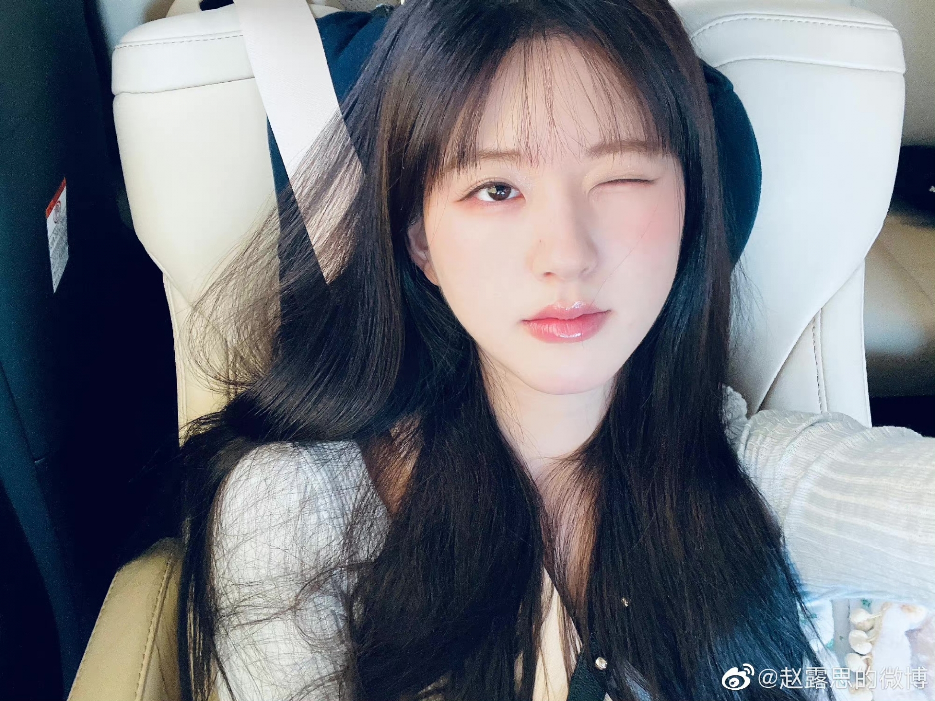 Triệu Lộ Tư bị khui lại ảnh yêu đương, tin đồn sống thử ở tuổi vị thành niên ra sao?- Ảnh 2